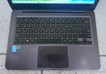 Asus ZenBook / Intel m5 / 4GB RAM / 128GB SSD / 13.3" FHD - 3