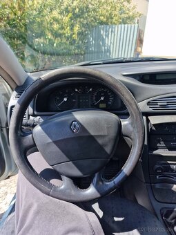 Renault Laguna - 3