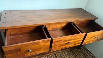 Komoda,jedálenský stôl, zrkadlo set masívneho dreva 240€ - 3