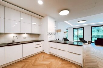 UNIQ-átny veľkometrážny 5iz byt s nádhernou záhradou v Horsk - 3