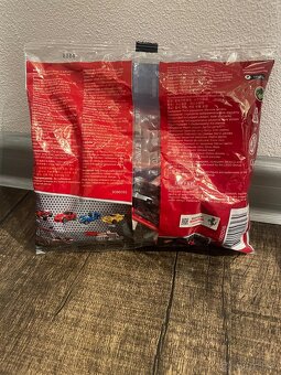 LEGO 40194 – Finish Line & Podium | Ferrari Shell V-Power - 3