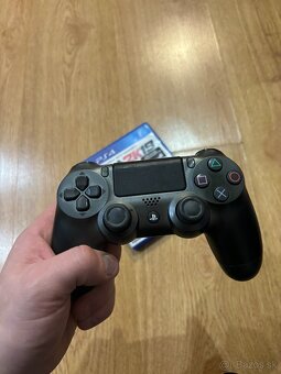 Playstation 4 Pro 1TB + ovladač a hra - 3