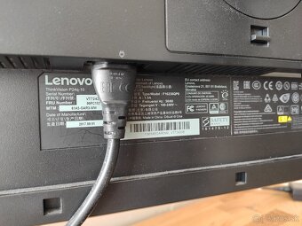 24" LCD Lenovo ThinkVision P24q QHD monitor 2560 × 1440 px - 3