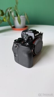 Sony Alpha 7 IV + 28-70 mm f/3.5-5.6 OSS - 3