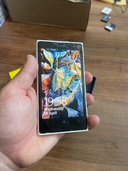 Nokia Lumia 1020 v krabici - 3