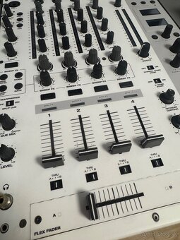 MIXPULT DENONDJ X1850 - 3