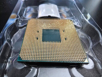 AMD Ryzen 7 5800X3D - 3
