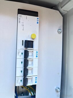 Predám rozvádzač 230 aj380v - 3