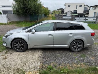 Predám Toyota Avensis combi 2,0 diesel - 3