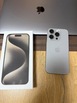 Apple iPhone 15 Pro - 3
