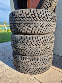 Nokian WR Snowproof 235/40 R18 - 3