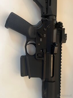 AR 15 V-AR 223 rem 5,56x45 piest - 3
