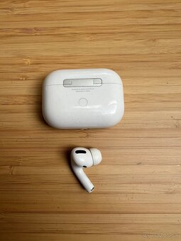 Predam Apple AirPods Pro (1.generácia) - 3