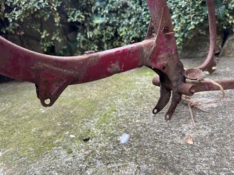 JAWA 550 Parez kostra - 3