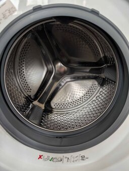 Predám vstavanú práčku Beko - 3