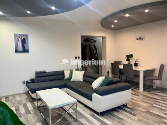 Na predaj pekný veľkometrážny 3 izbový byt s garážou na ul.  - 3