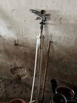 Trojnohý zavlažovací stojan - 3