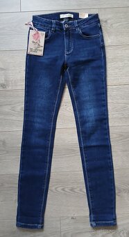 Tmavomodre rifle - 3