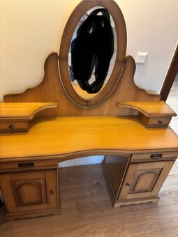 Kozmetický stolík, nočné stolíky - 3