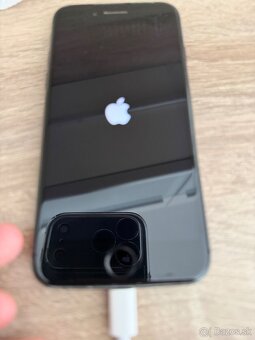 IPhone 8 1.majitel - 3