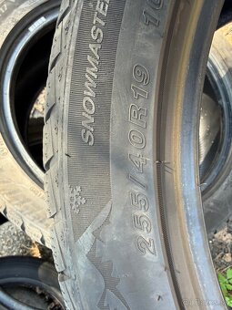 Predam pneu 255/40r19 celorocne 2ks DOT:3123 - 3