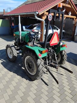 Traktor UTB 200 DT 4x4 - 3
