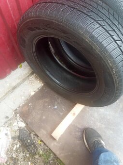 Predám 2ks zimné pneu.195/65R15 zeetex dezen 5,2mm - 3
