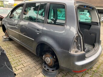 Predam dieli na VW Touran Lift - 3
