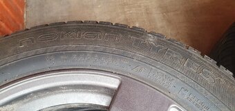 Zimné nokian 215/65r17 - 3
