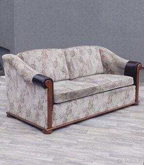 Dvojsedačka s dreveným rámom. - 3