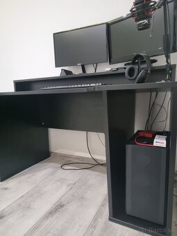 Predám Moderný gaming stôl - 3