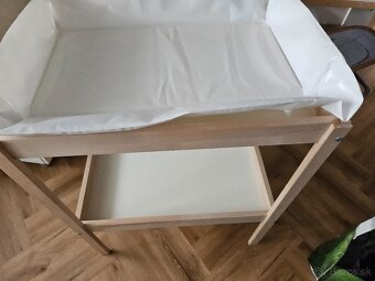 Prebaľovací pult SNIGLAR - 3