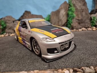 Prodám model 1:18 Mazda RX8 - 3
