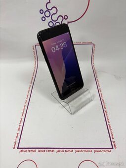 Apple iPhone SE 2020 128GB Space Gray Batéria 100% - 3