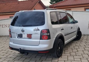 Volkswagen touran cross 2.0 tdi BMM r17 - 3