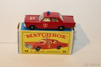 Matchbox RW Fire chief car - 3