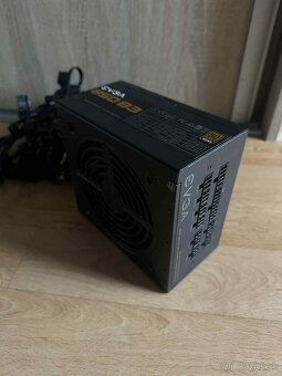 plne-modulárny zdroj EVGA 850 B3 (80+ Bronze 850W) - 3