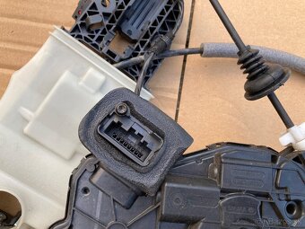 LP a PP zámok dverí na Fabia 3,Octavia 3 - 3