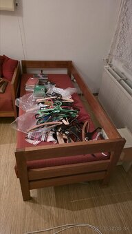 Drevené postele a váľanda- darujem - 3
