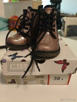 Krásne trblietavé topánky - 3