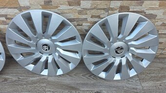 Predam puklice orginal Skoda R16 - 3