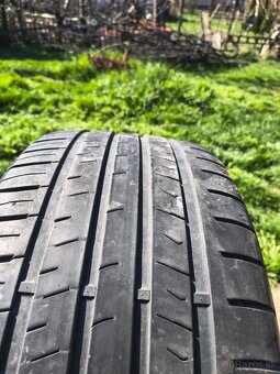 245/35r19 - 3