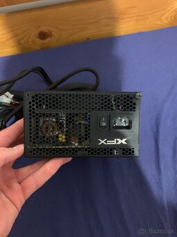 Predám počítačový zdroj XFX Pro 550W a chladič Noctua - 3