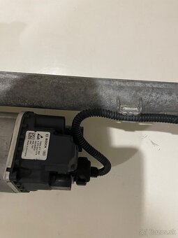 BMW G11,G12,G30,G31 servořizení 6896843 - 3