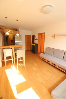 Na predaj 3-izbový byt s balkónom v Bojniciach, sídlisko Lúč - 3