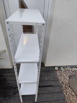 Predám kovový regál – 4 poličky, rozmery 75x30x150 cm - 3