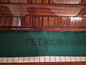 Petrof klavír - 3