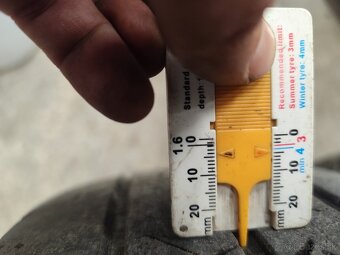 Letné 215/70 R15c bridgestone - 3