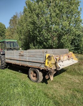 Traktorova vlečka s rozmetadlom, sklapacia - 3