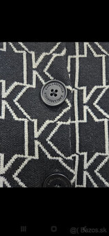 krásny KARL LAGERFELD svetrik - 3